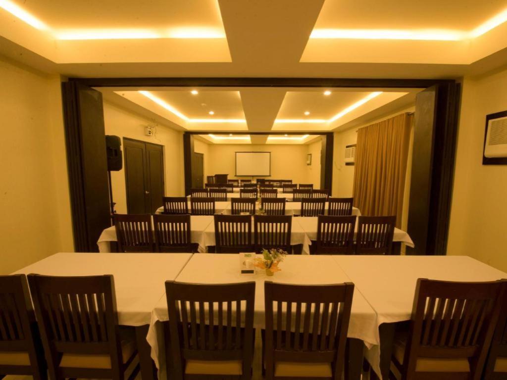 Infinity Suites Davao City Eksteriør bilde