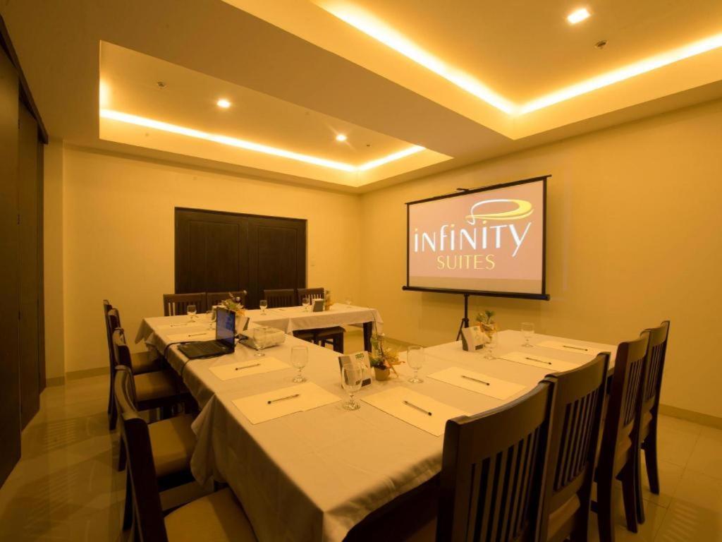Infinity Suites Davao City Eksteriør bilde