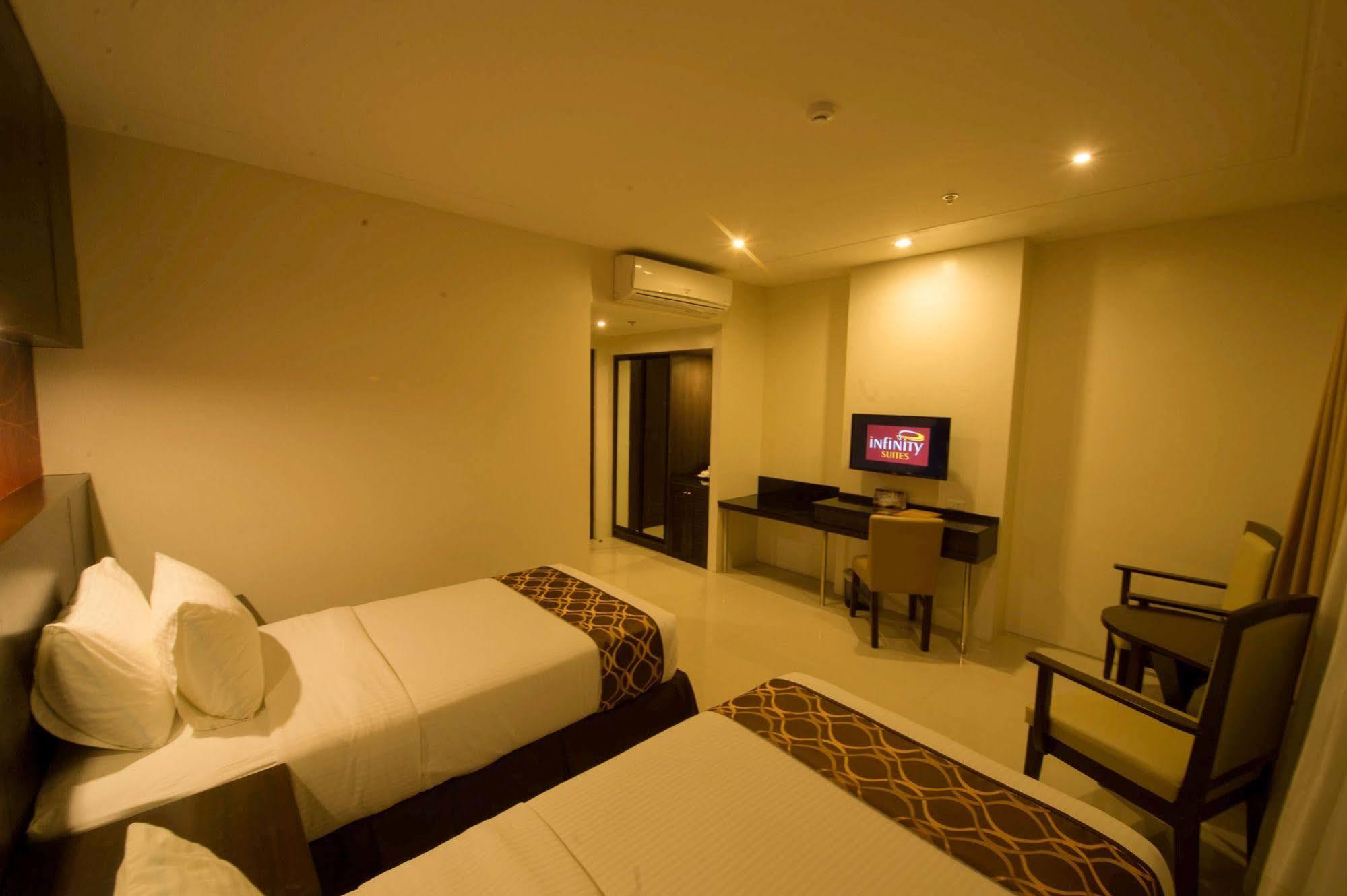 Infinity Suites Davao City Eksteriør bilde