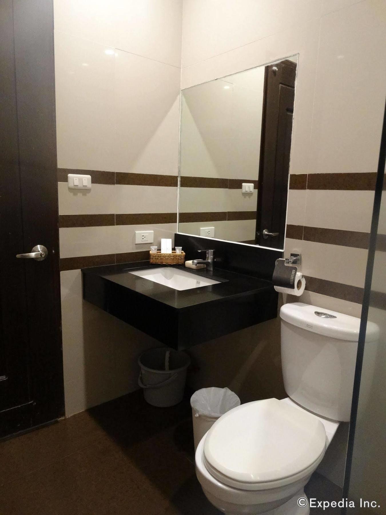 Infinity Suites Davao City Eksteriør bilde