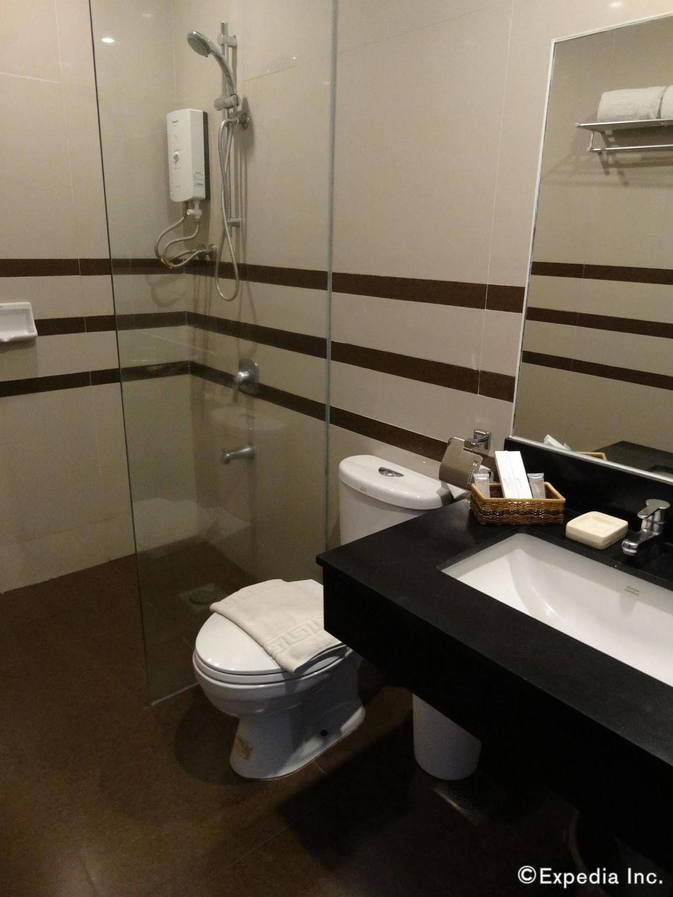 Infinity Suites Davao City Eksteriør bilde