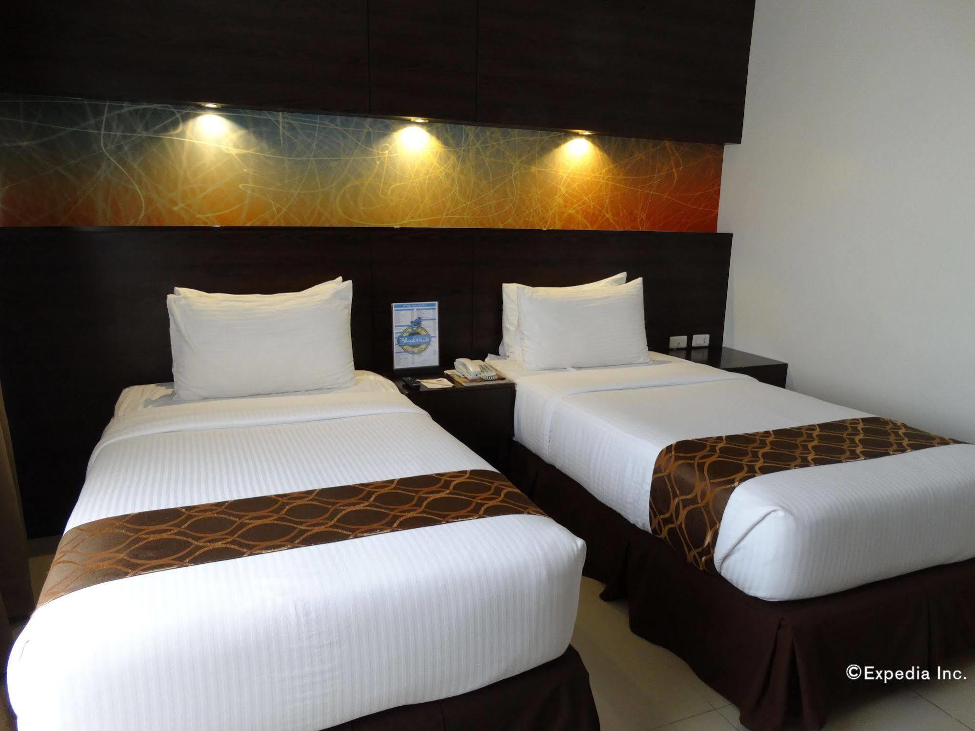 Infinity Suites Davao City Eksteriør bilde