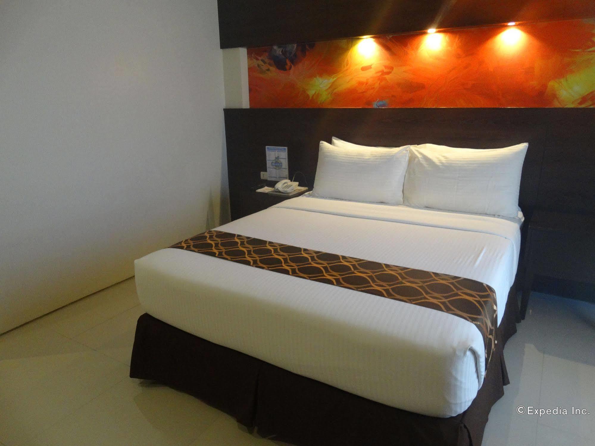 Infinity Suites Davao City Eksteriør bilde