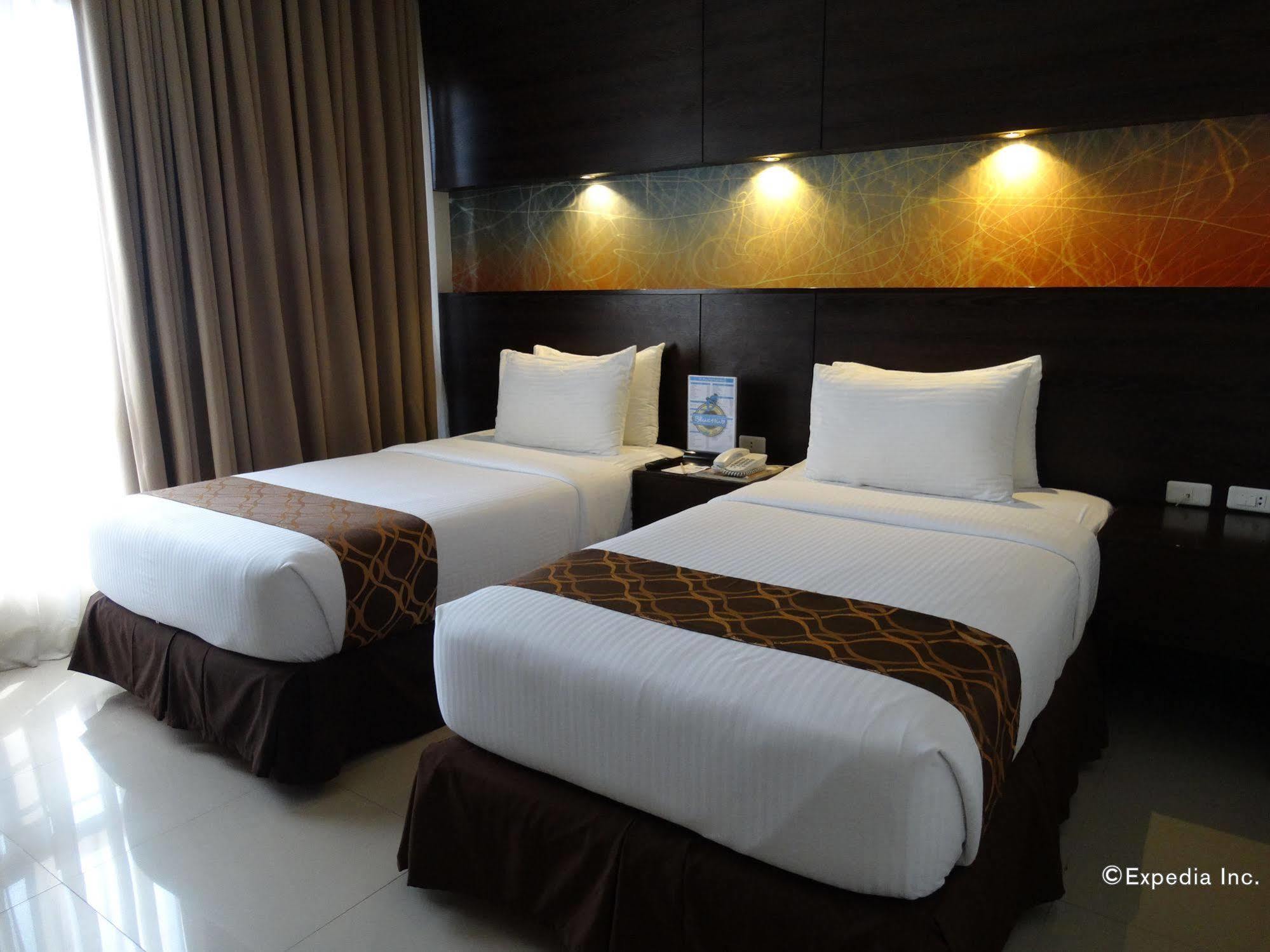 Infinity Suites Davao City Eksteriør bilde