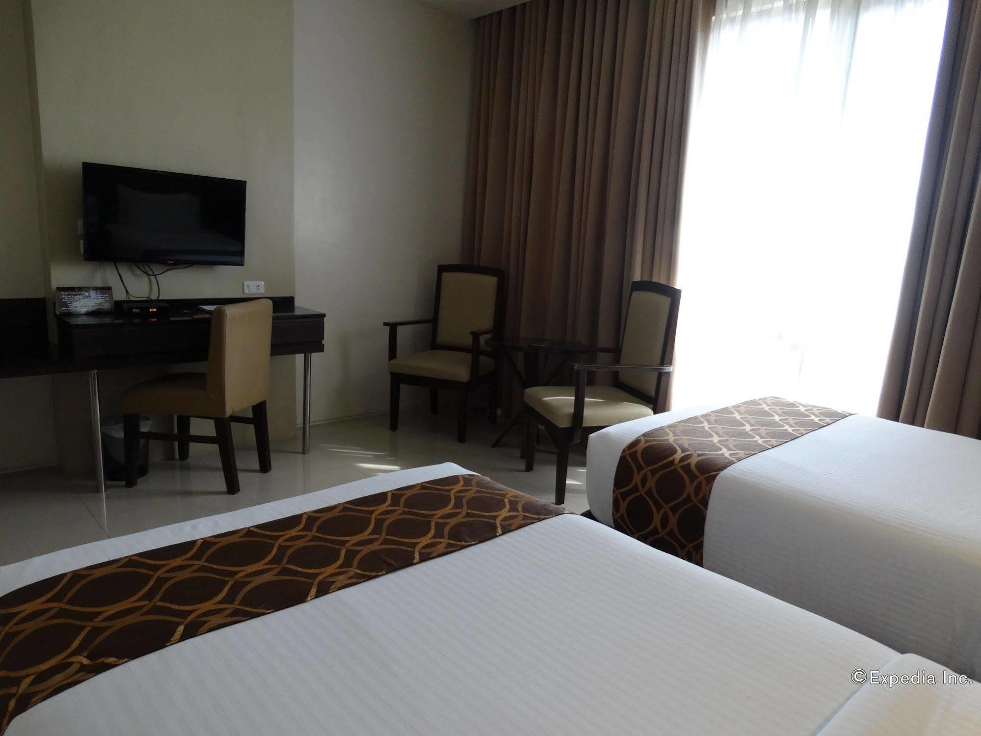 Infinity Suites Davao City Eksteriør bilde