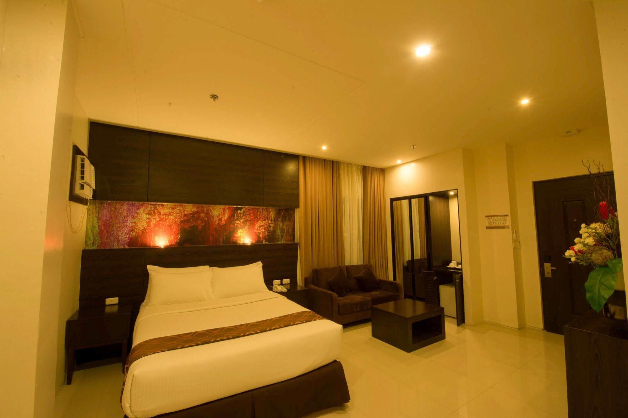 Infinity Suites Davao City Eksteriør bilde