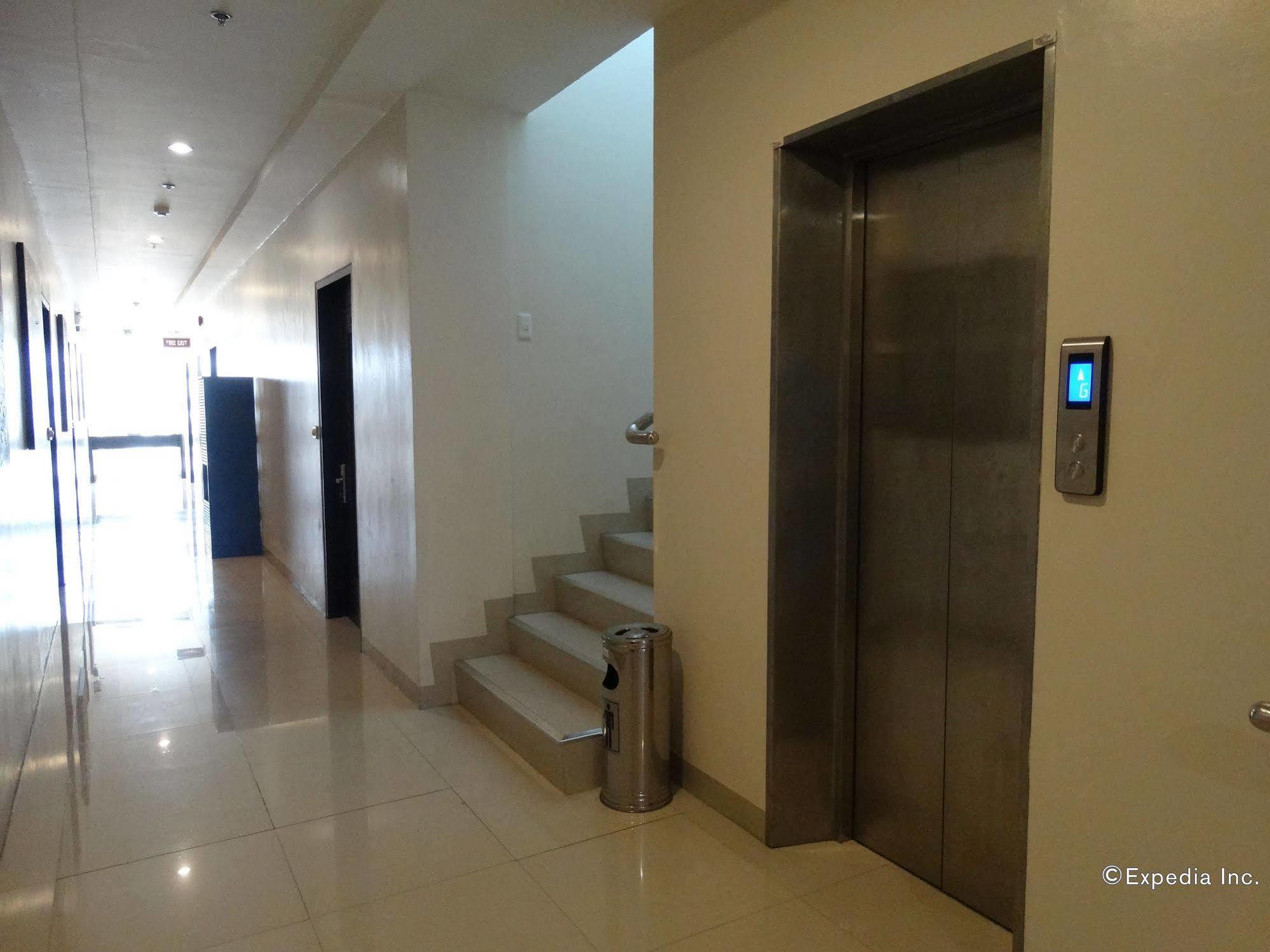 Infinity Suites Davao City Eksteriør bilde