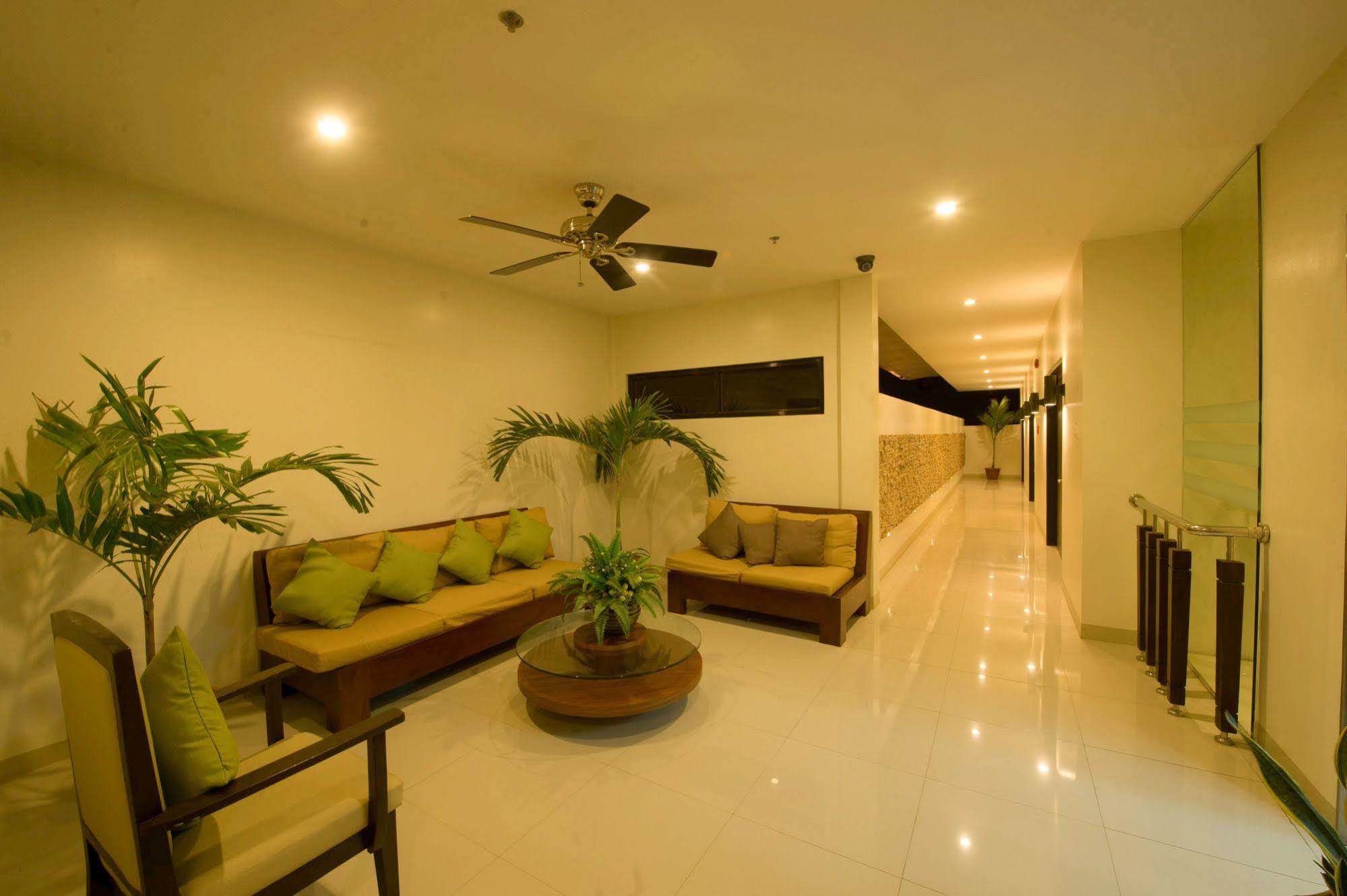 Infinity Suites Davao City Eksteriør bilde