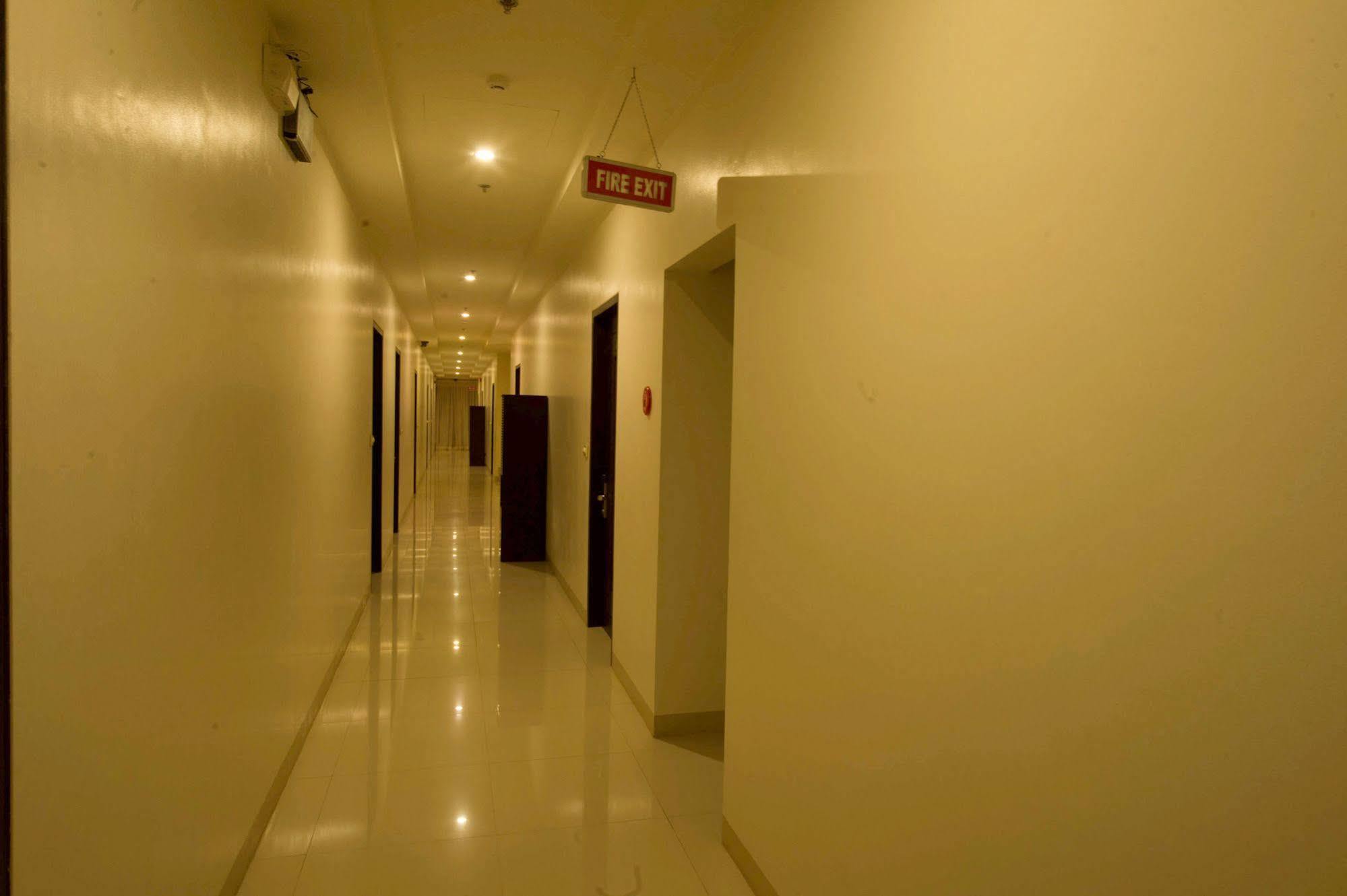 Infinity Suites Davao City Eksteriør bilde